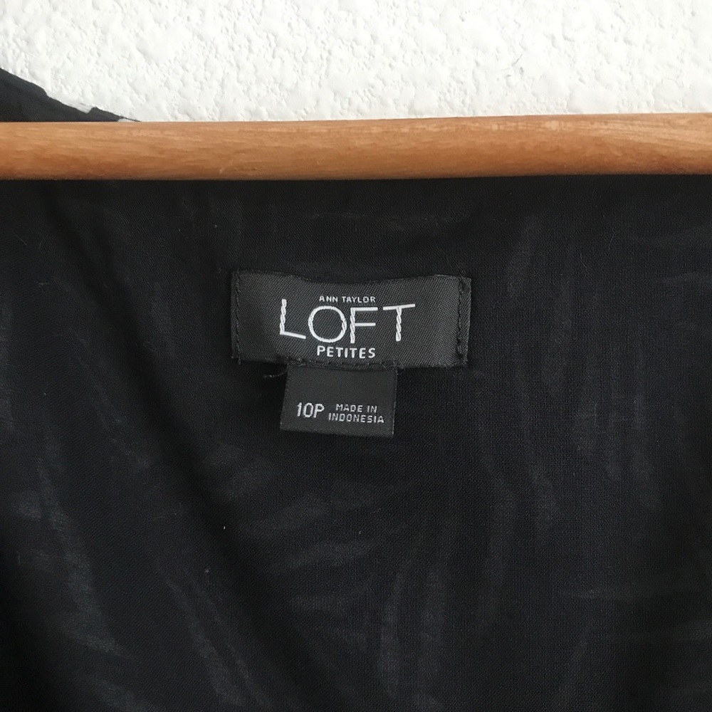 Loft by Ann Taylor Petites Romper Wrap Sz 10P - Picture 3 of 4